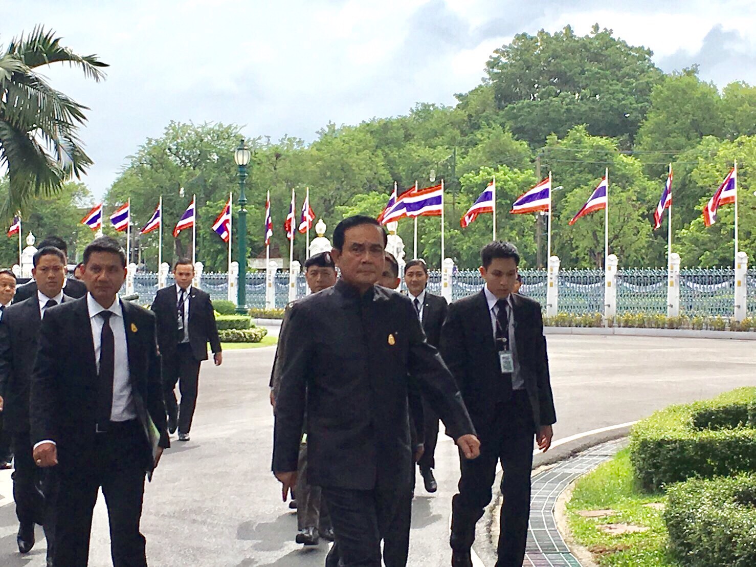จับตาประชุมครม.แต่งตั้งโยกย้ายขรก.ระดับหัวหน้าส่วนราชการ-คมนาคมชงอนุมัติรถไฟฟ้าสายสีม่วงใต้