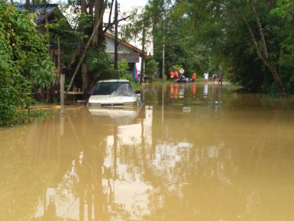 อุตุประกาศเฝ้าระวังต่อ! สตูลท่วมวันที่ 4 ยอดผู้ประสบภัยสูงกว่า 60,000 คน