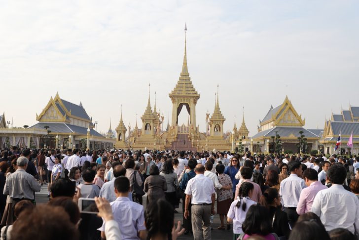 รัฐบาล ชวนปชช.ชมนิทรรศการพระเมรุมาศ วอนแสดงกิริยาสำรวม-ไม่จับต้องสิ่งของจัดเเสดง