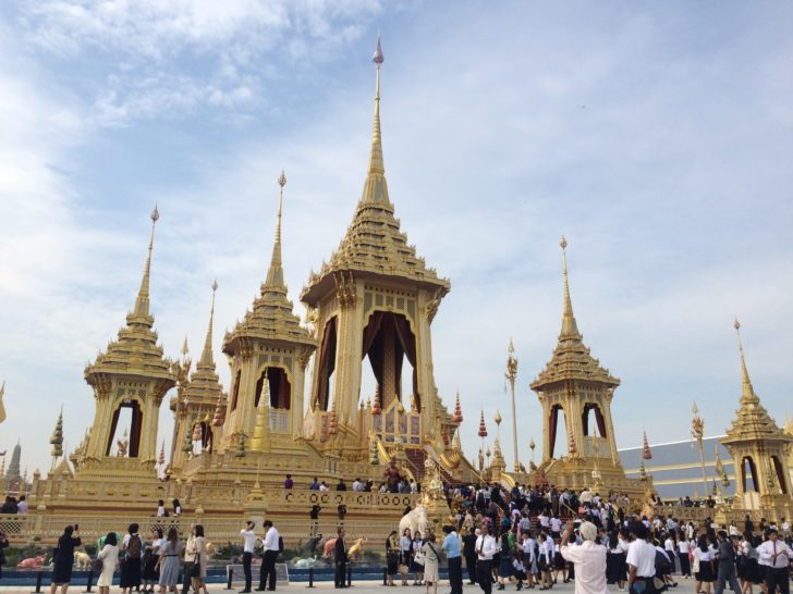 เผยยอดปชช. เข้าชมพระเมรุมาศ 2.6 ล้านคนแล้ว ต่างชาติ “เยอรมัน-จีน-อเมริกัน-อังกฤษ” มาเยอะ