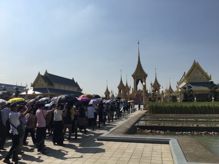นายกฯ วอนอย่าทิ้งขยะ-ขโมยของ ทำพระเมรุมาศเสียหาย