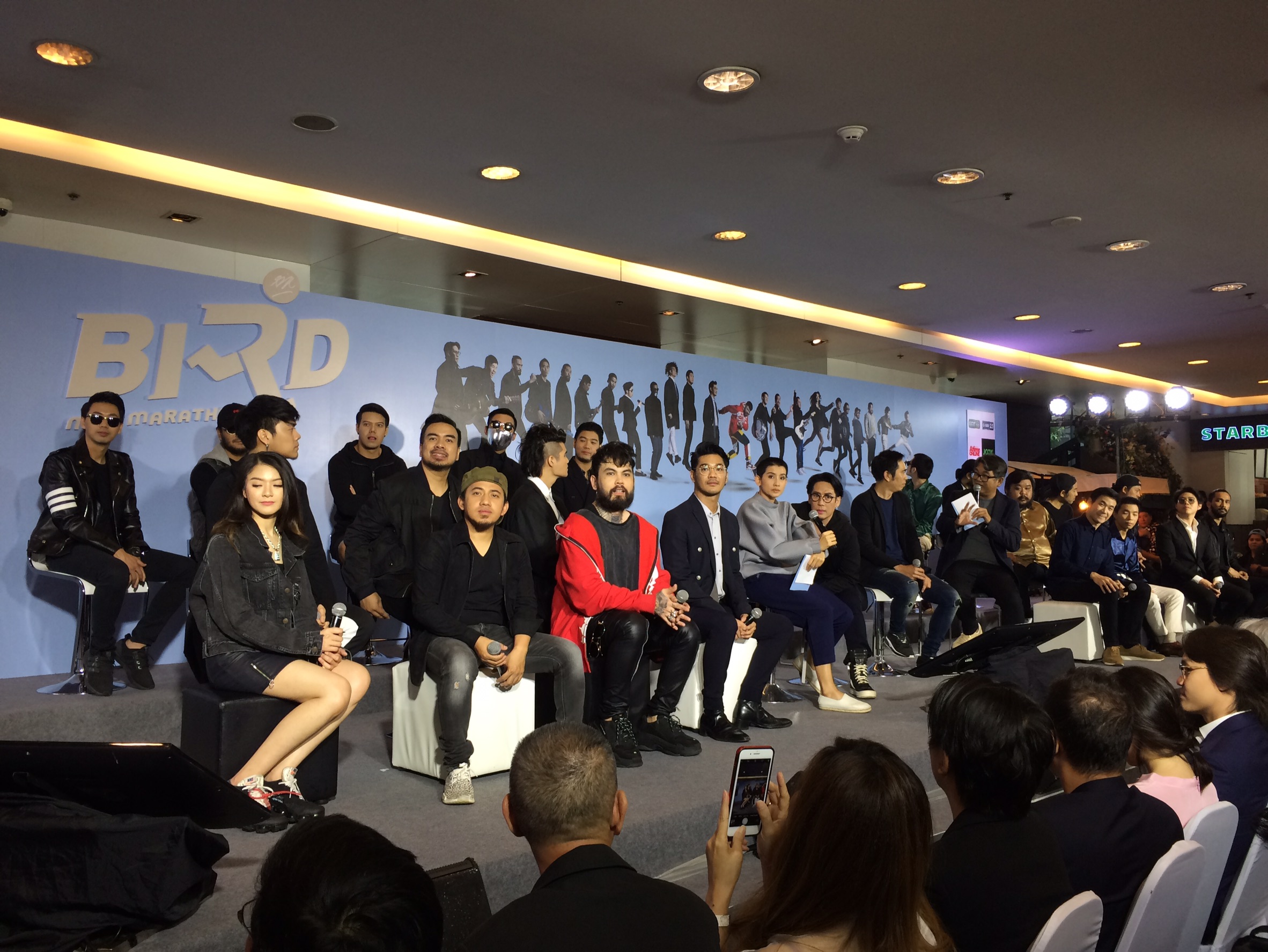 ตึกแกรมมี่แทบแตก! “พี่เบิร์ด” แถลงข่าวอัลบั้ม “Bird Mini Marathon” แฟนคลับทุกรุ่นมารวมตัว