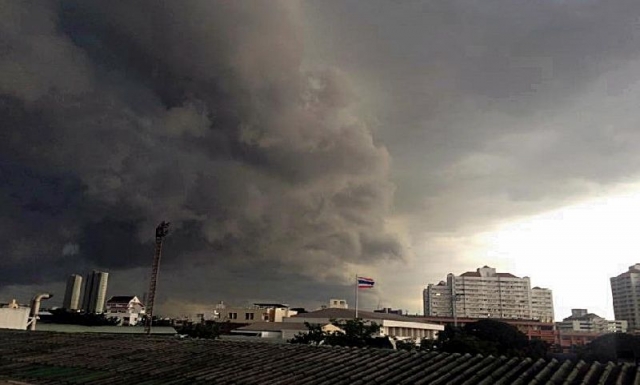มาแน่! พายุฤดูร้อนถล่มไทยตอนบนจันทร์นี้ ภาคใต้ฝนเพิ่ม