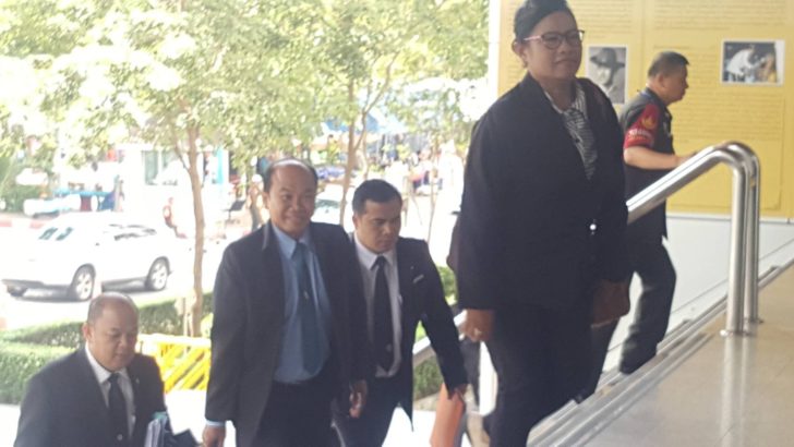 ครูปรีชามาศาลหลังครบกำหนดฝากขังเเล้วอัยการคืนสำนวนกองปราบส่งป.ป.ช.