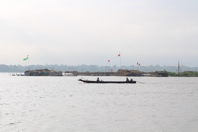 “น้ำโขง” ทะลักท่วมหาดแห่ แหล่งเที่ยวชื่อดังนครพนม ชาวบ้านโอดรายได้หด