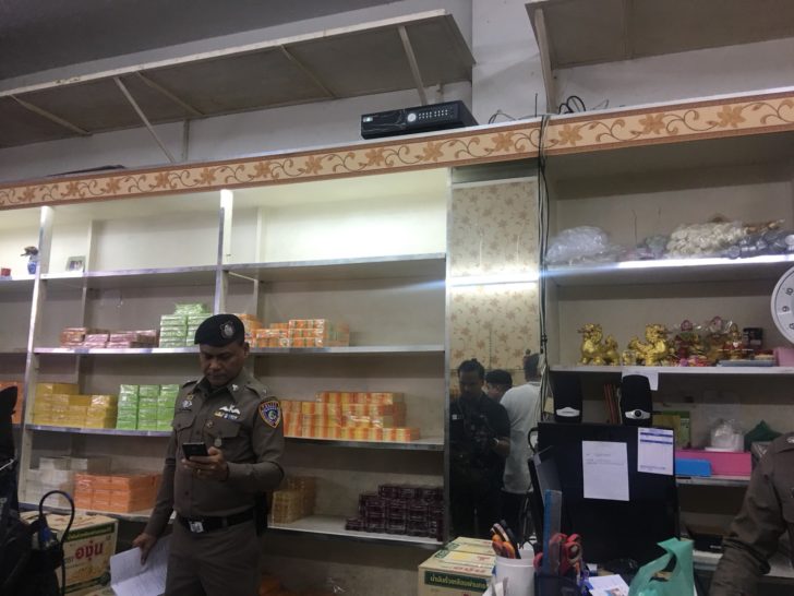 ลุยอีก! รองผบ.ตร.ค้นอีก 2 ร้าน แหล่งสบู่ปลอม-ผลิตเครื่องสำอางก็อปปี้แบรนด์ดัง