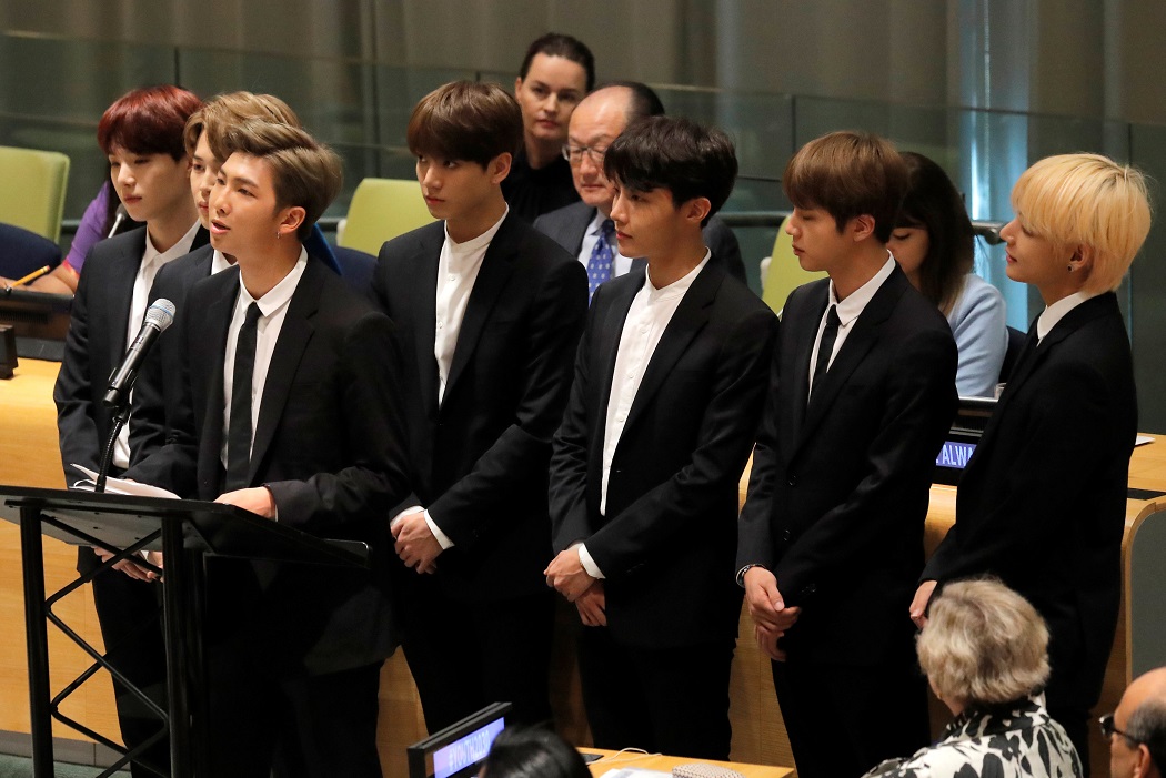 สุนทรพจน์ วง BTS บนเวทียูเอ็น: “เราควรรักตัวเองในทุกเวอร์ชั่น” - NewsPulse