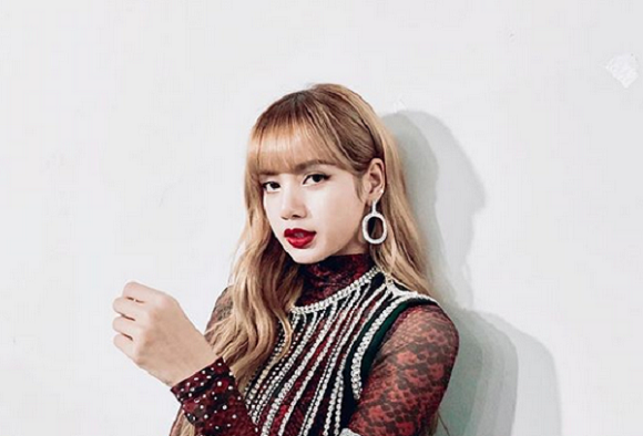 “ลิซ่า BLACKPINK” หญิงไทยในเกิร์ลกรุ๊ปเกาหลี ความพยายาม พาเธอก้าวผ่าน “ศิลปินขายหน้าตา”