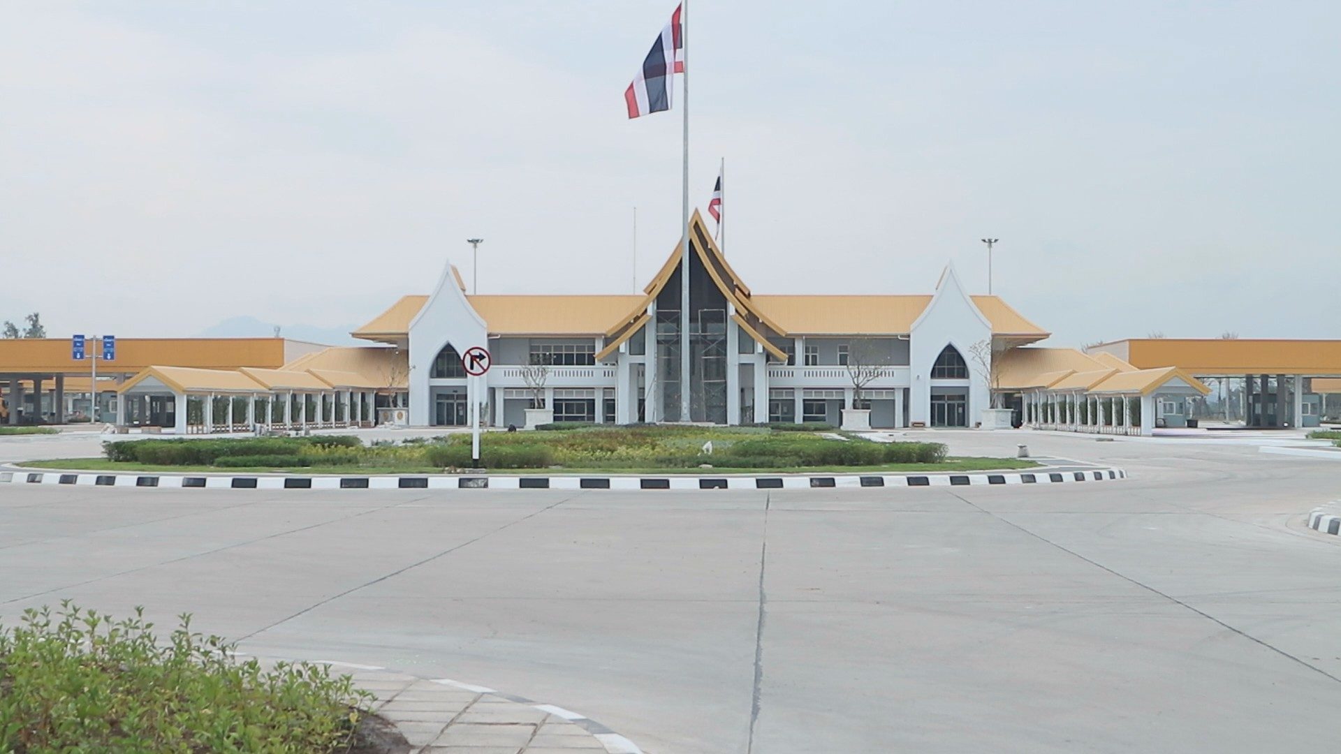 “บิ๊กตู่” เตรียมลงพื้นที่แม่สอด เปิดสะพานมิตรภาพไทย-เมียนมา แห่งที่ 2 “ซูจี” ร่วมเปิด