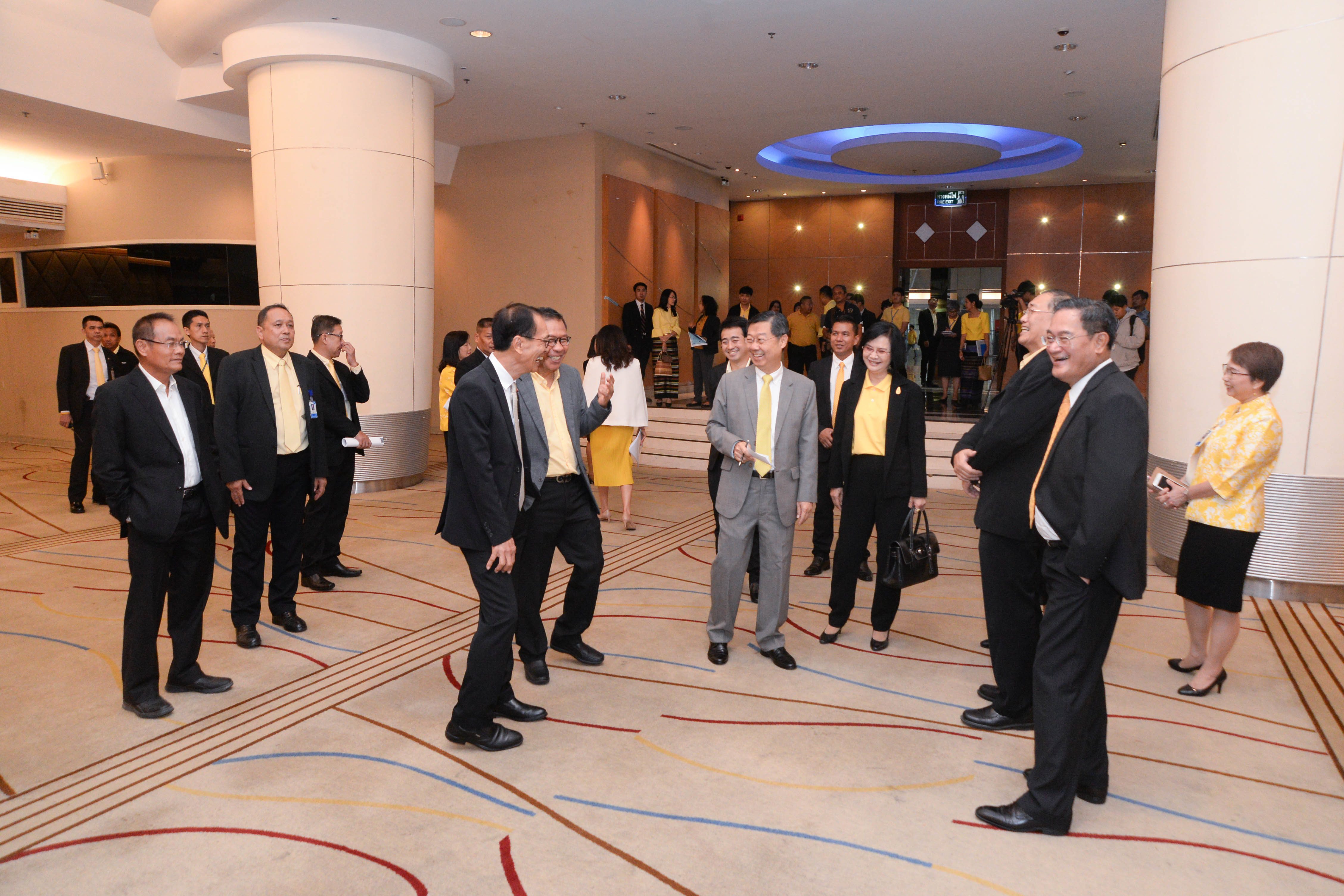 “สนช.- ตัวแทนพรรคการเมือง” เยี่ยมชมสถานที่จัดประชุมรัฐสภาชั่วคราวที่ “ทีโอที”