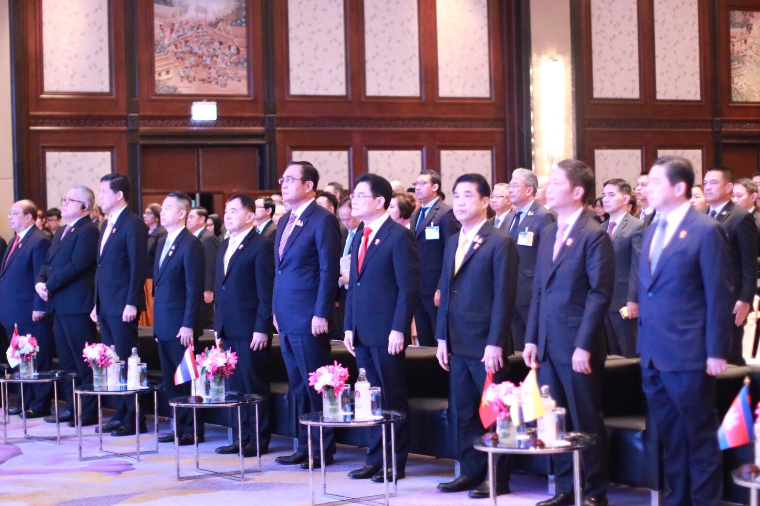 “บิ๊กตู่” เปิดประชุมรัฐมนตรีเศรษฐกิจอาเซียนสร้างความเข้มแข็งภูมิภาคท่ามกลางค้าโลกป่วน