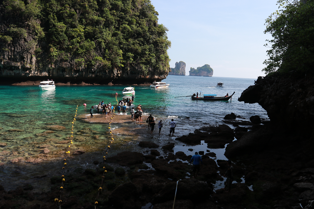ชาวกระบี่ร้อง “รมต.ท็อป” ทบทวนผุดท่าเรือใหม่ ทำลายระบบนิเวศ “อ่าวโล๊ะซามะ-อ่าวมาหยา” พัง