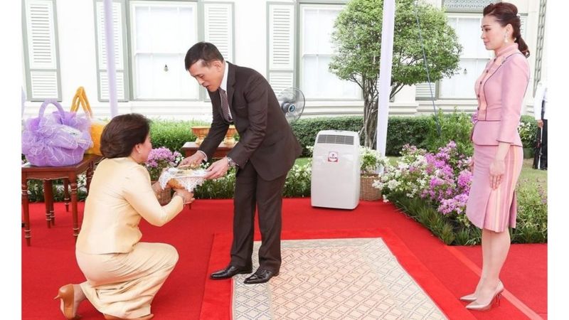 คุณหญิงพจมาน : 3 นามสกุล ผู้เด็ดเดี่ยว มีบุญคุณ บารมี เหนือเพื่อไทย