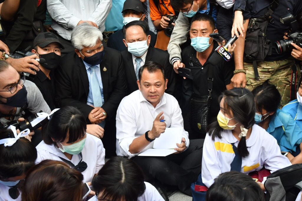 นักเรียนเลว เปิดตัวผู้ดีเบตกับ รมว.ศึกษา บ่าย 3 พรุ่งนี้