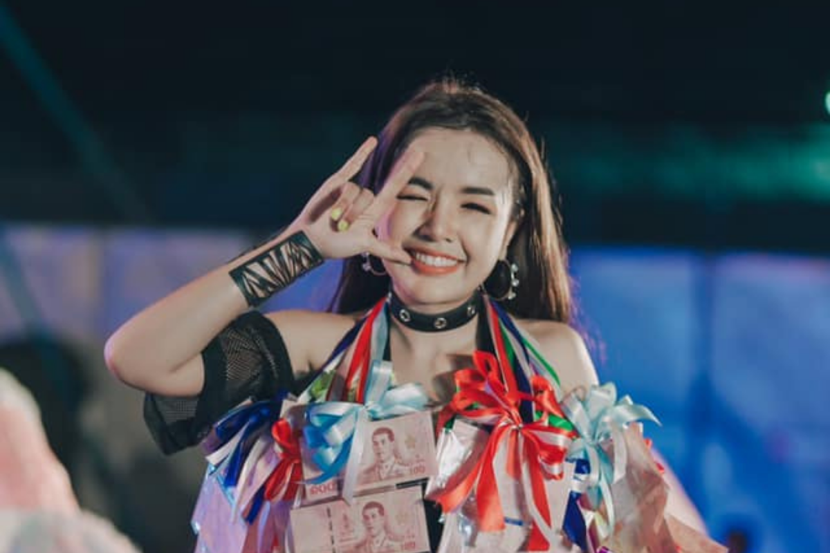 “เจนนี่ ได้หมดถ้าสดชื่น” ปล่อยเพลงใหม่ ยอดวิวเหยียบล้าน เพียงข้ามคืน