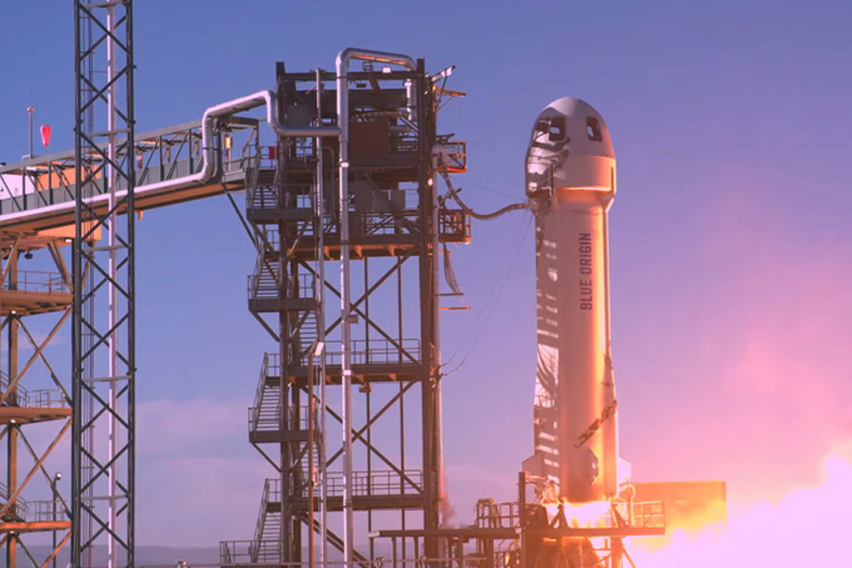 ทำไม SpaceX ชนะ สงคราม “เที่ยวอวกาศ”