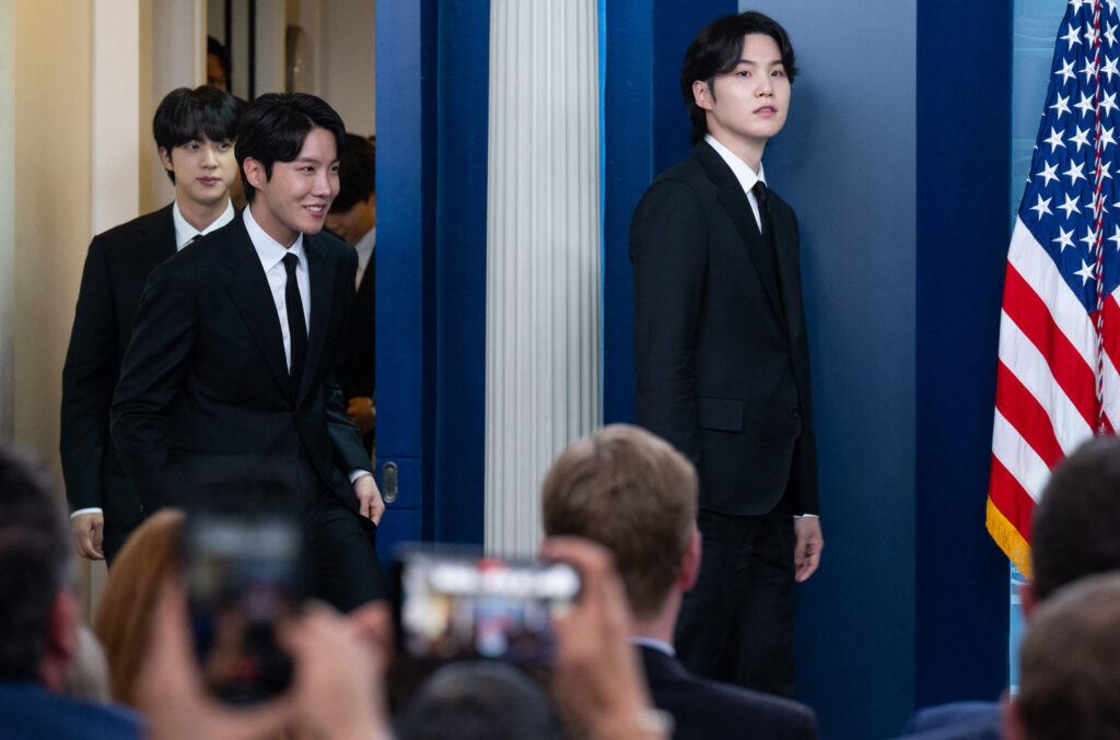 BTS เยือนทำเนียบขาว พบไบเดน ถกปัญหาเหยียดคนเอเชีย