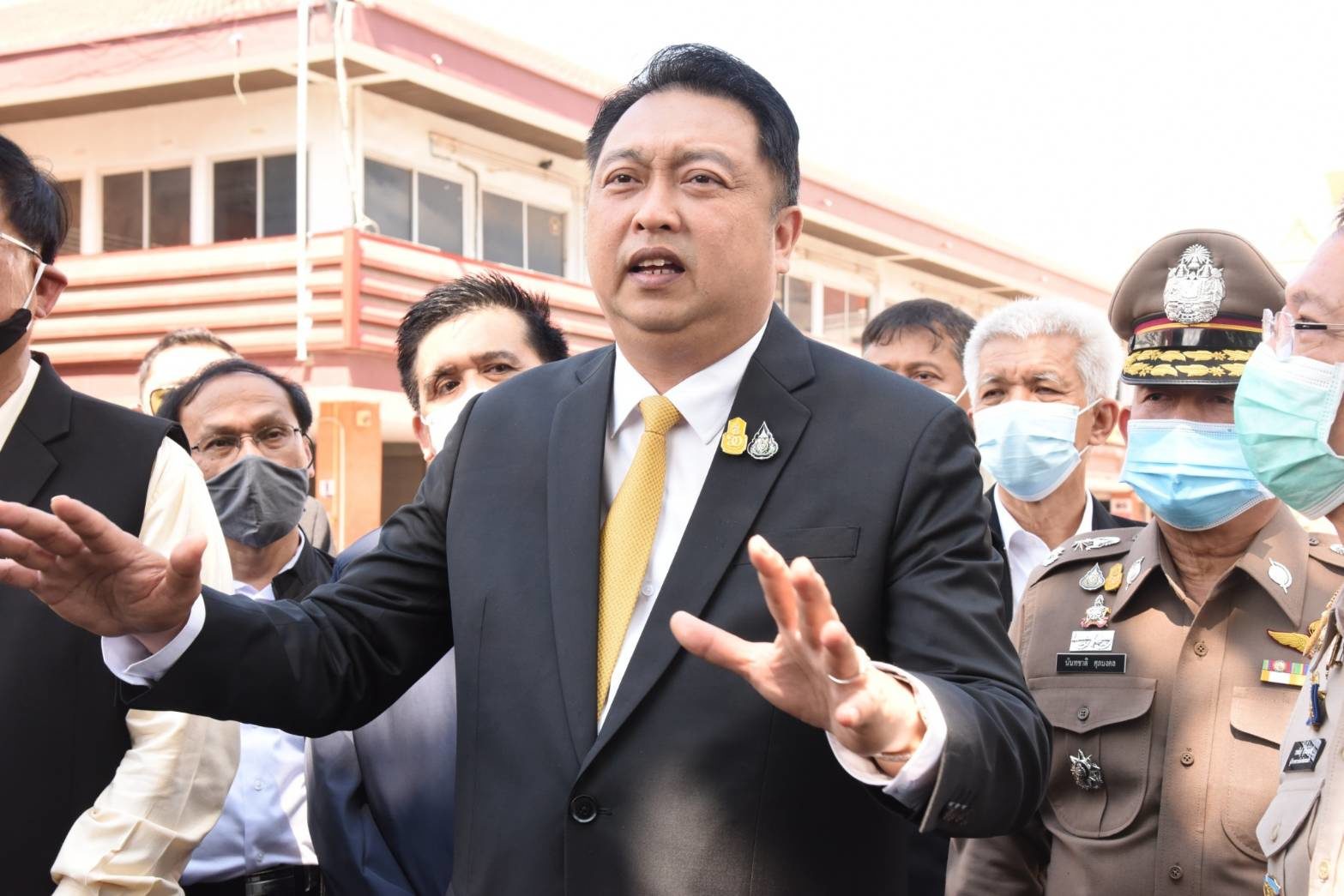 สุชาติ รวมไทยสร้างชาติ เคลียร์ข่าวคุยประยุทธ์ ขนพวกย้ายพรรค