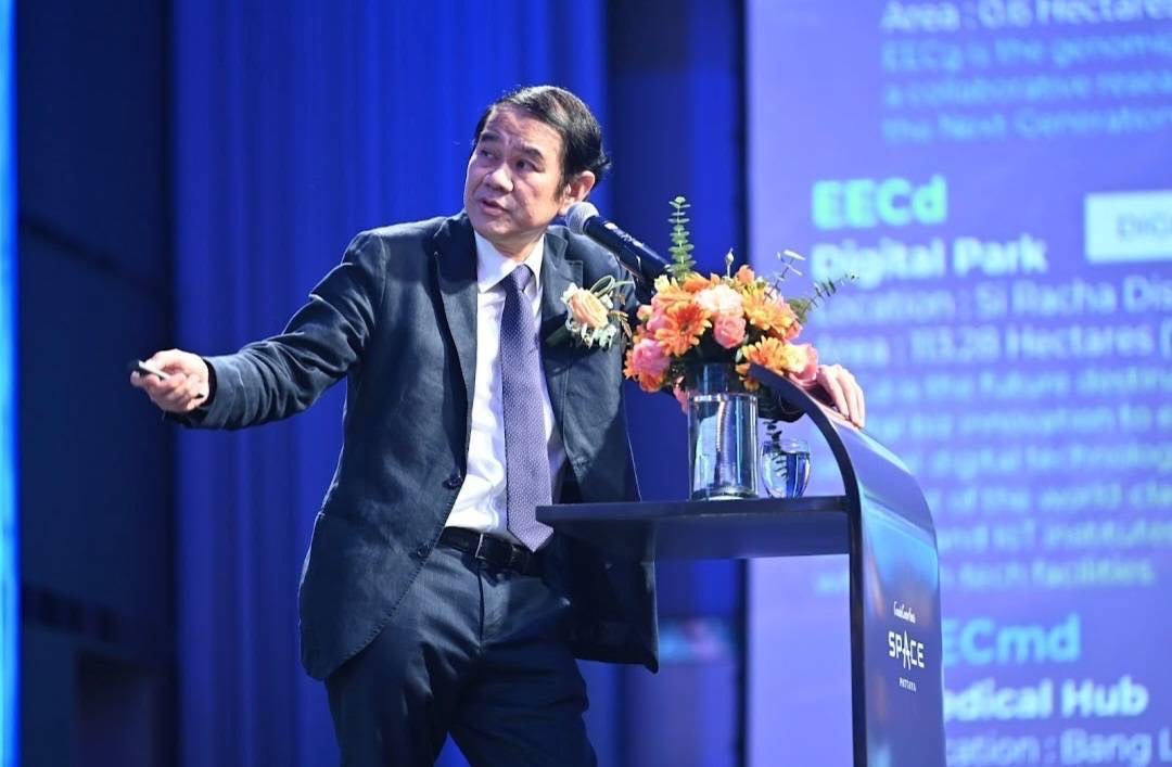 ดร.คณิศ แสงสุพรรณ เทคโนแครตสู่การเมือง “อย่าดูถูกชาวบ้านด้วยนโยบายแจกพิศดาร”