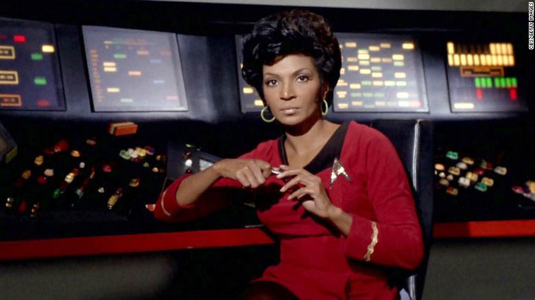 จัดทริปนำเถ้าอัฐิ ดาราในตำนาน Star Trek โปรยสู่ห้วงอวกาศ