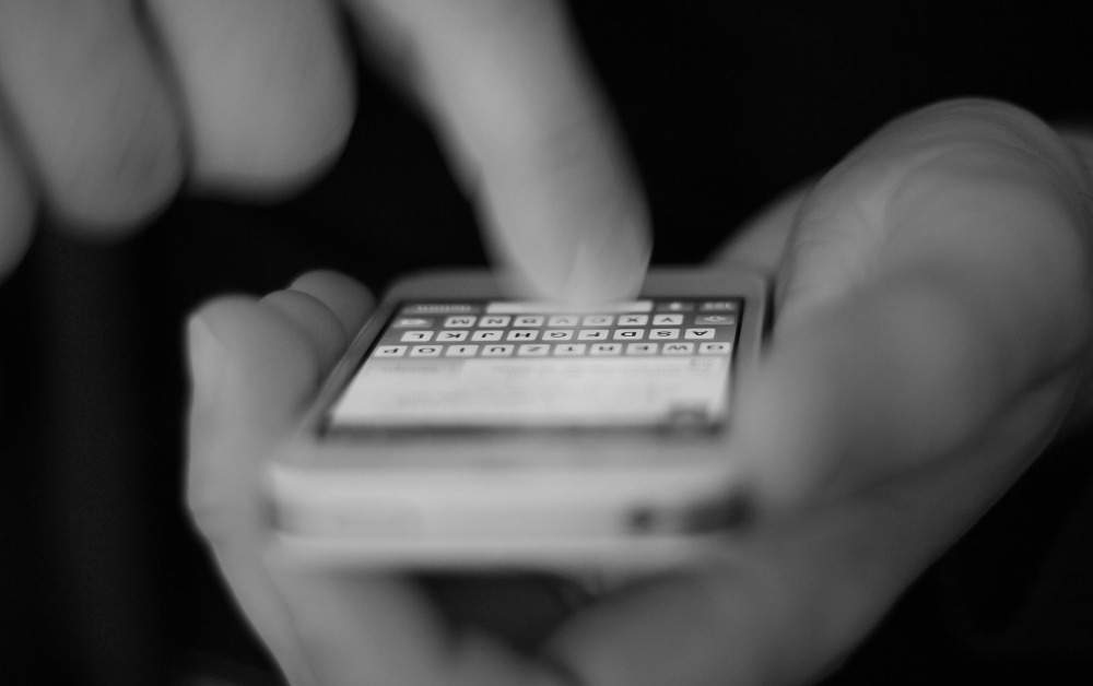 แบงก์เตือน SMS ปลอมแบบใหม่ ทำไมมิจฉาชีพใช้ชื่อผู้ส่งเหมือนจริงได้ ?