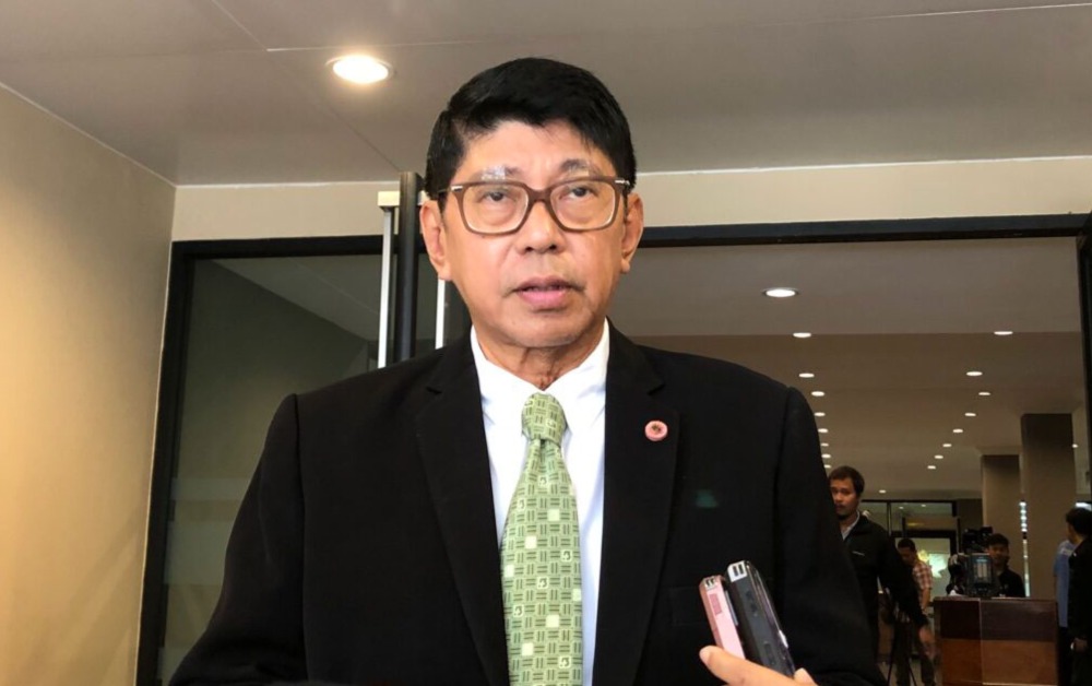 ทูลเกล้าฯ กฎหมายเลือกตั้งธันวาคม วิษณุกางปฏิทินย้ายพรรคใหม่