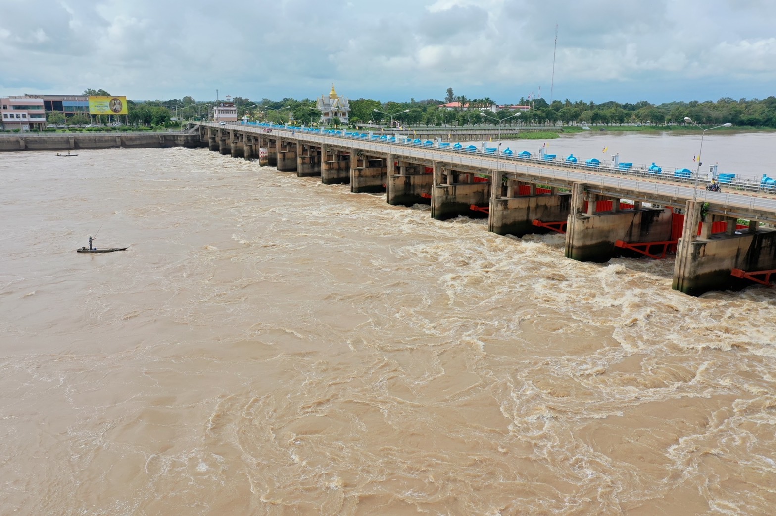กอนช.เผยสถานการณ์น้ำลุ่มเจ้าพระยาทิศทางขาลง ภาพดาวเทียมแค่น้ำค้างทุ่ง