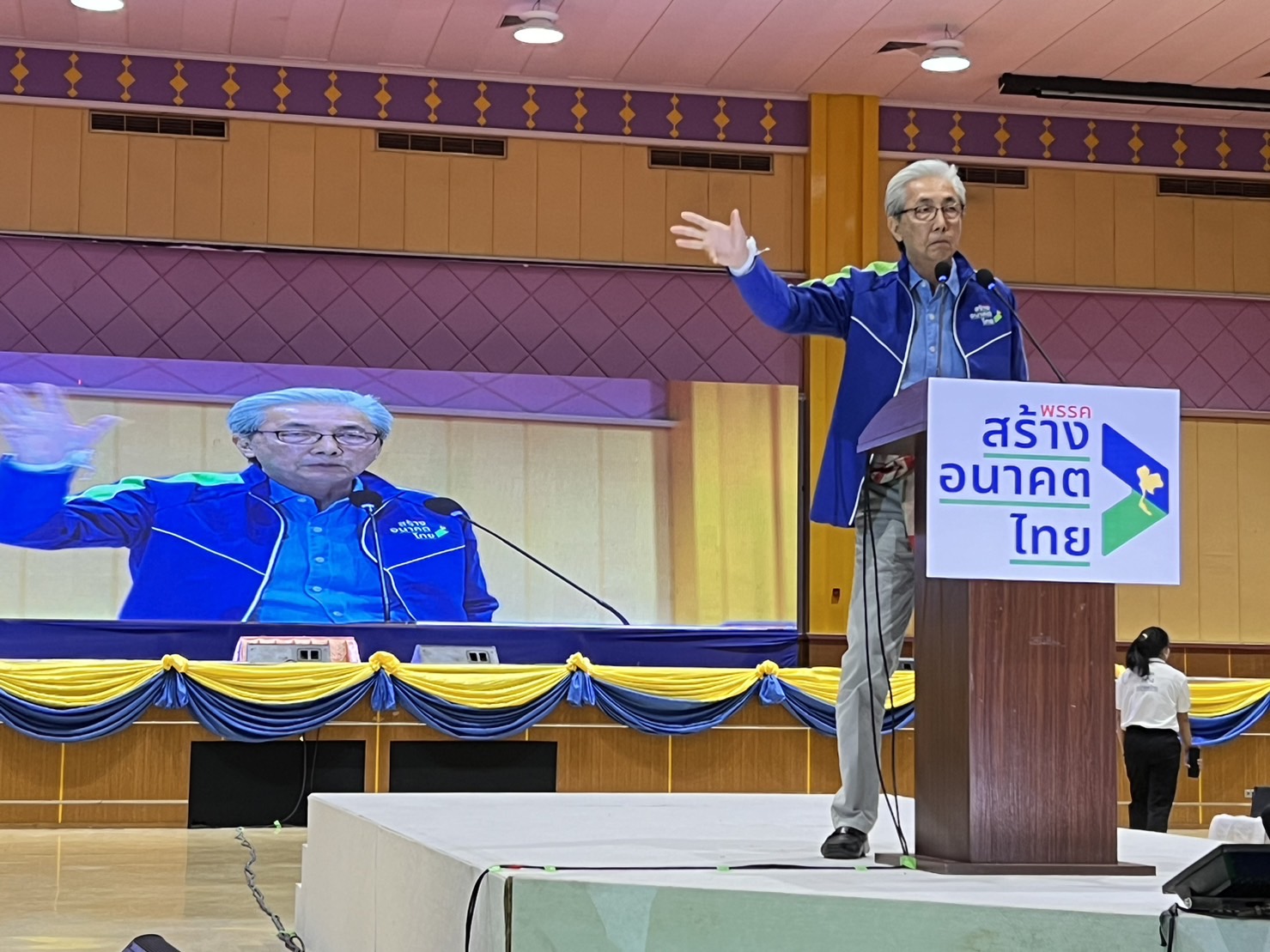 สมคิด ขายนโยบายยกแพค ปุ๋ยคนละครึ่ง พักหนี้-ยกดอก ผันเงิน 7 หมื่นหมู่บ้าน