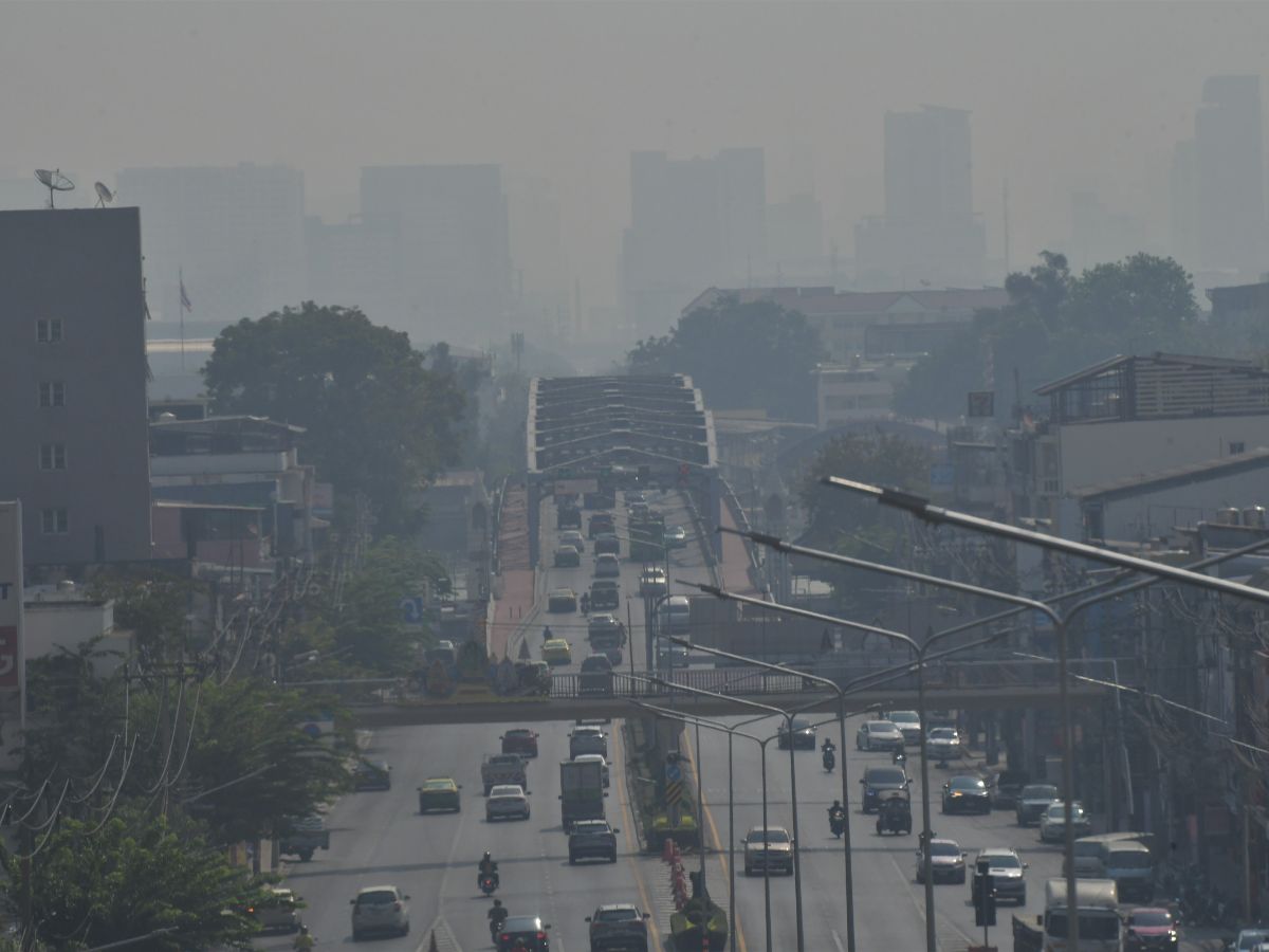 ฝุ่น PM 2.5 พุ่งเกินค่ามาตรฐาน 52 จังหวัด เฝ้าระวังฝุ่นสะสม 3-4 ก.พ.นี้