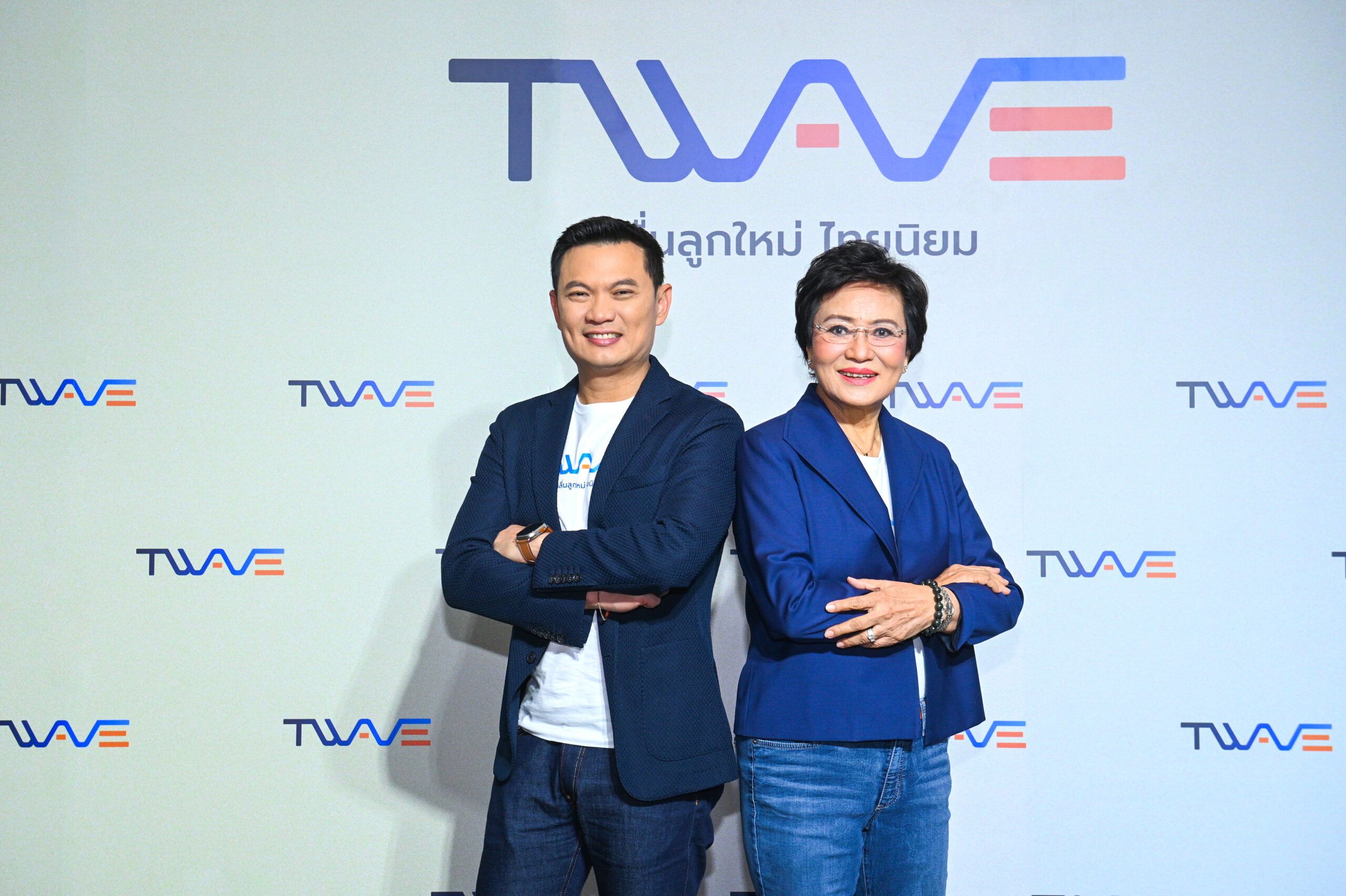 คุณหญิงกัลยา จับมือ ดร.เอ้ สุชัชวีร์ สร้างกระแส T-WAVE สู่ระดับโลก