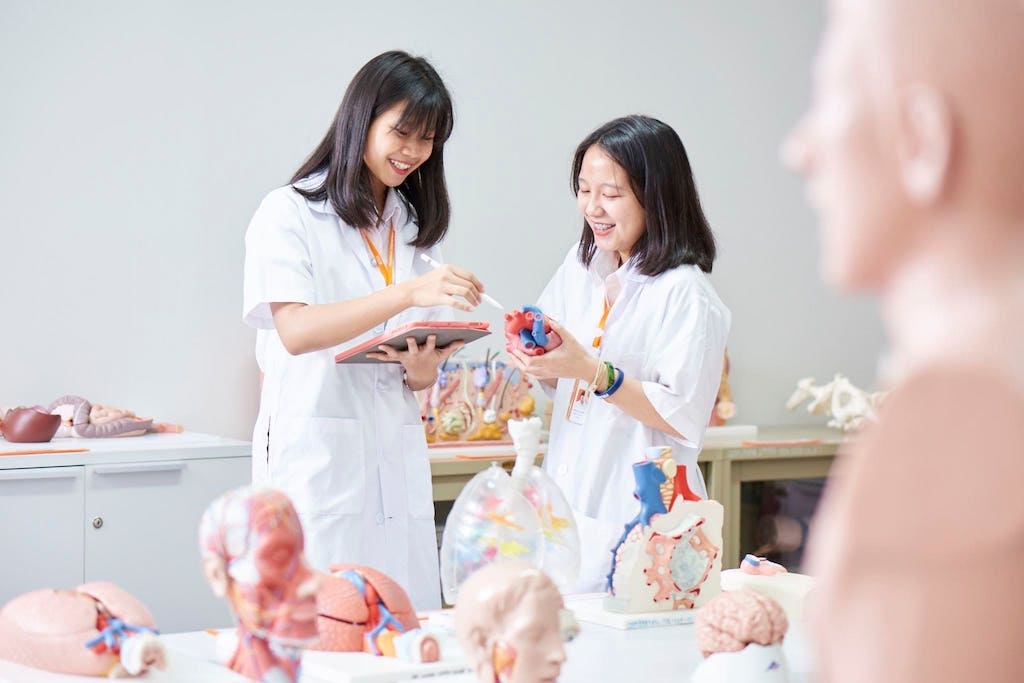 ธรรมศาสตร์เรียกร้องพรรคการเมือง แก้ปัญหาแพทย์งานโหลด อัดฉีดวิจัย