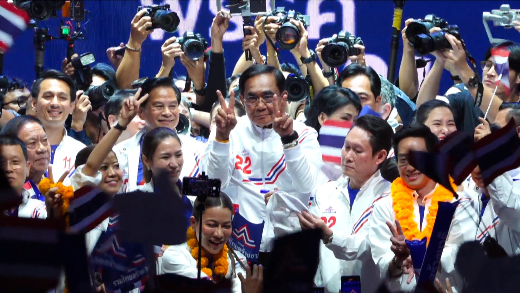 ประยุทธ์ ปาดน้ำตา ปราศรัยปิดท้าย-ไม่ให้เปลี่ยนแปลงชนิดพลิกแผ่นดิน