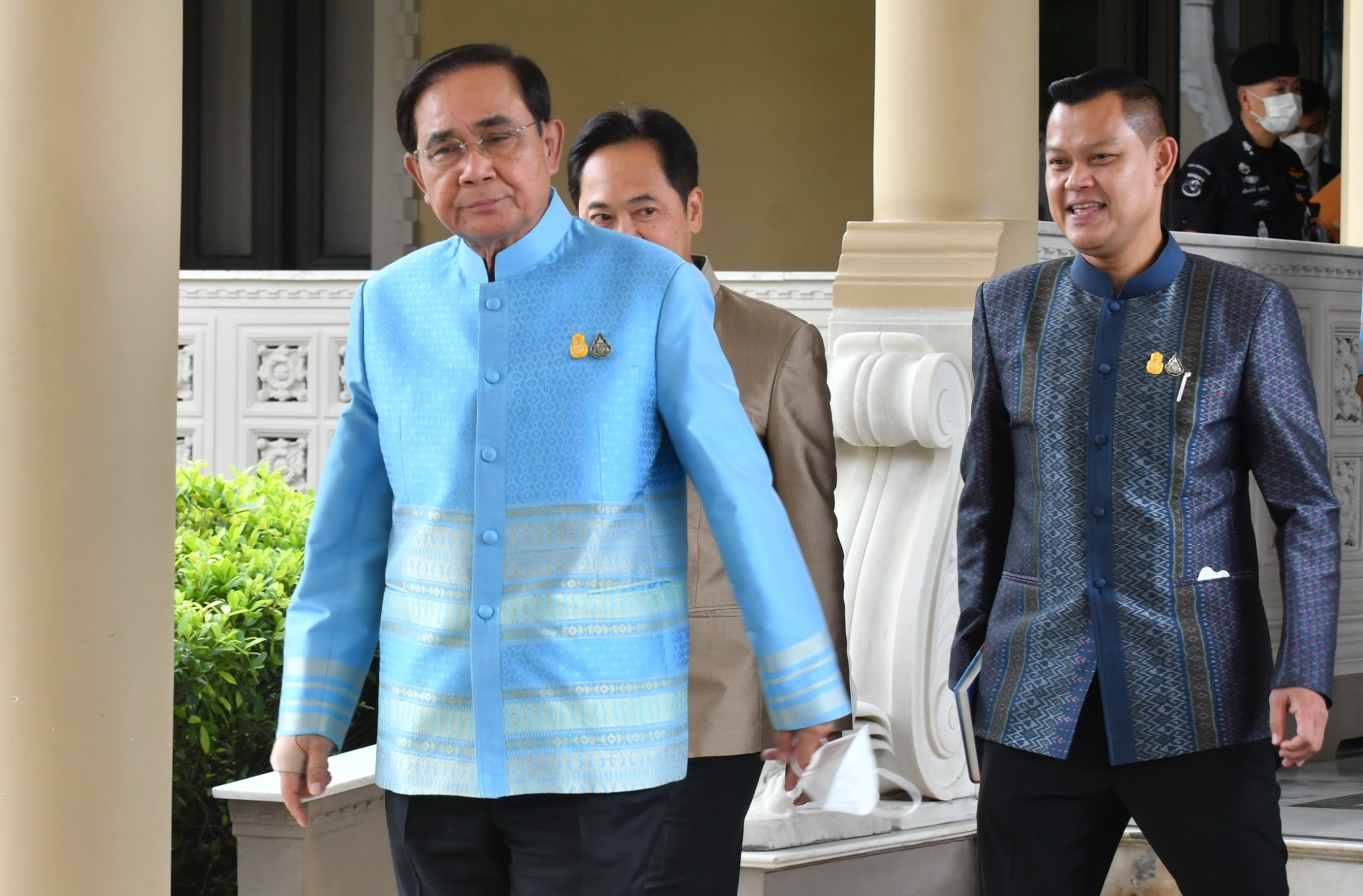 ประยุทธ์ ชิ่งปมรถไฟฟ้าสายสีเขียว อำนาจอยู่ในมือ ชัชชาติ