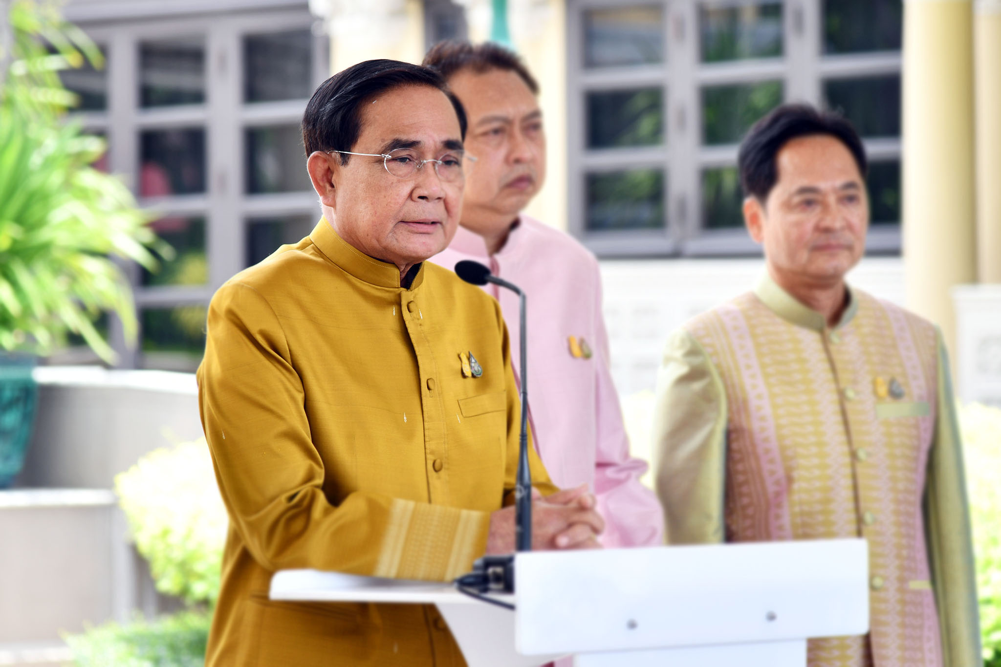ประยุทธ์ ยิ้มเยาะ ไร้สาระ ชิงพรรคอันดับ 1-2 ตั้งรัฐบาล
