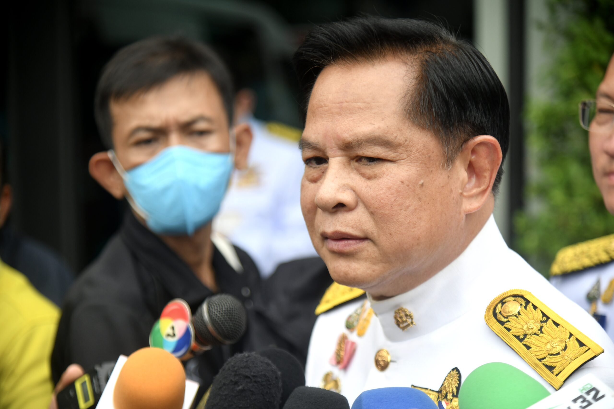 เปิดเหตุผลลาออก ส.ส. พีระพันธ์ เลขาธิการนายกฯ เสี่ยงขาดคุณสมบัติ?
