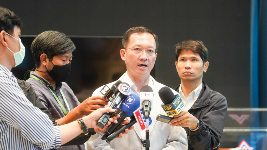 นายอัครเดช วงศ์พิทักษ์โรจน์