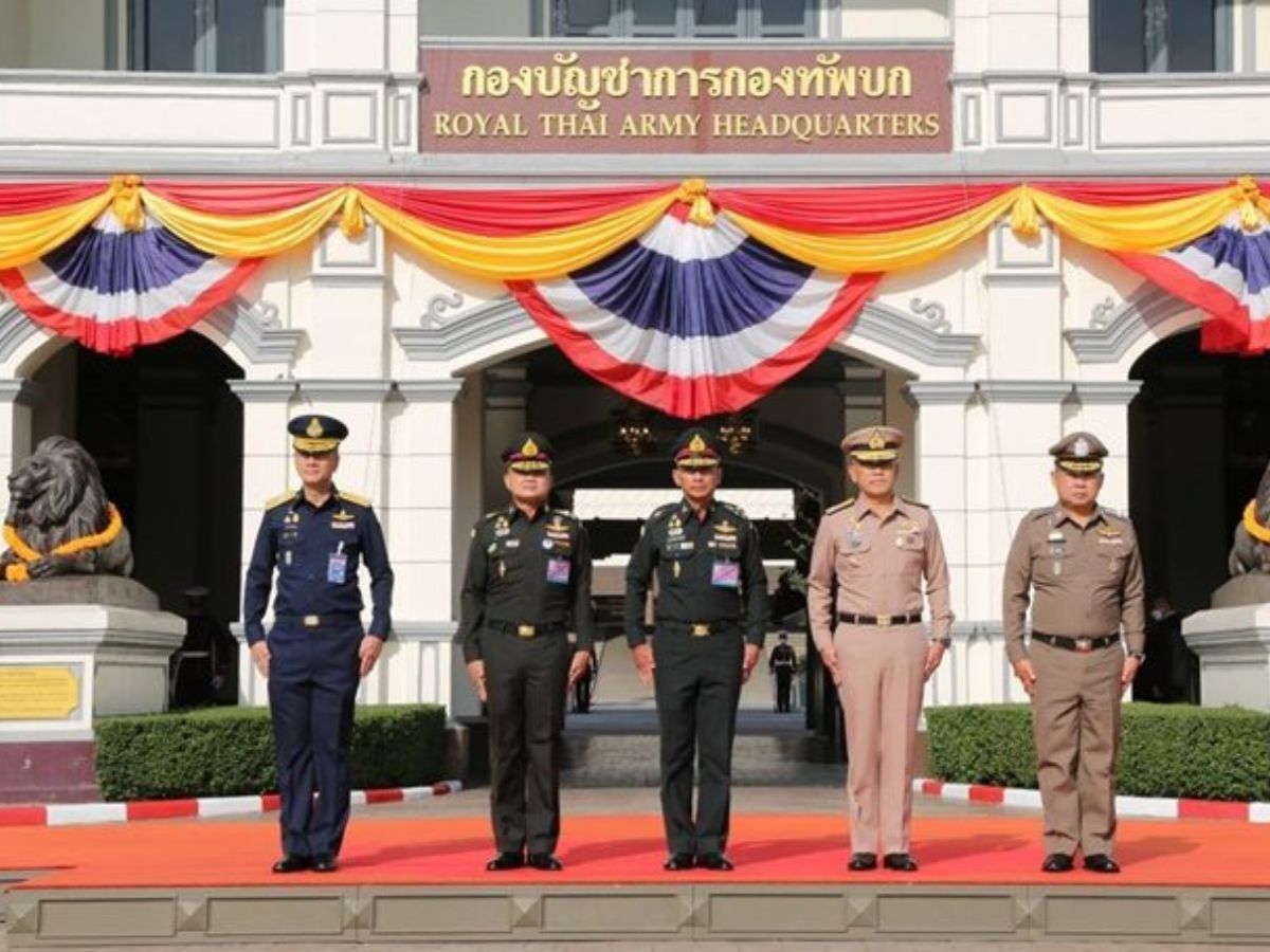 ผบ.เหล่าทัพ-ตำรวจ ร่วมประชุมสภาโหวตนายกฯรอบ 2 ขาดเพียง ผบ.ทบ.