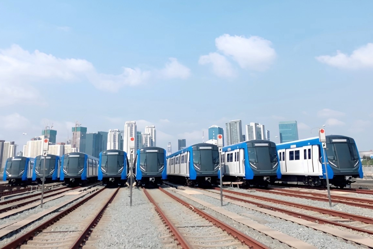 กรมราง เร่ง MRT สายสีน้ำเงินเพิ่มตู้ต่อขบวนรับผู้โดยสารพุ่ง 5 แสนคน