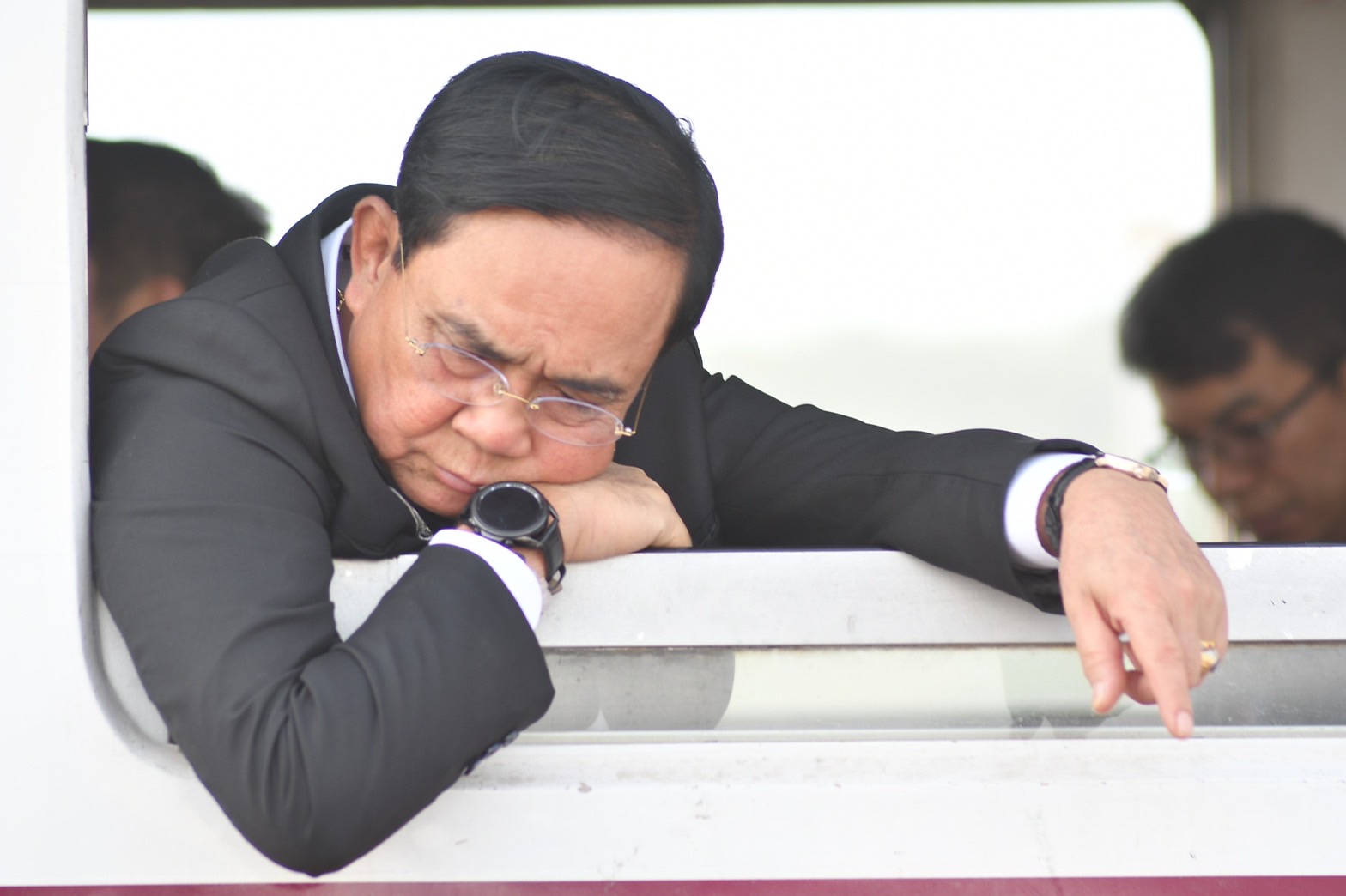 ประยุทธ์ ตรวจรถไฟทางคู่ พูดลอย ๆ เรื่องประเทศ หัวไม่ดีก็ล้มทั้งขบวน