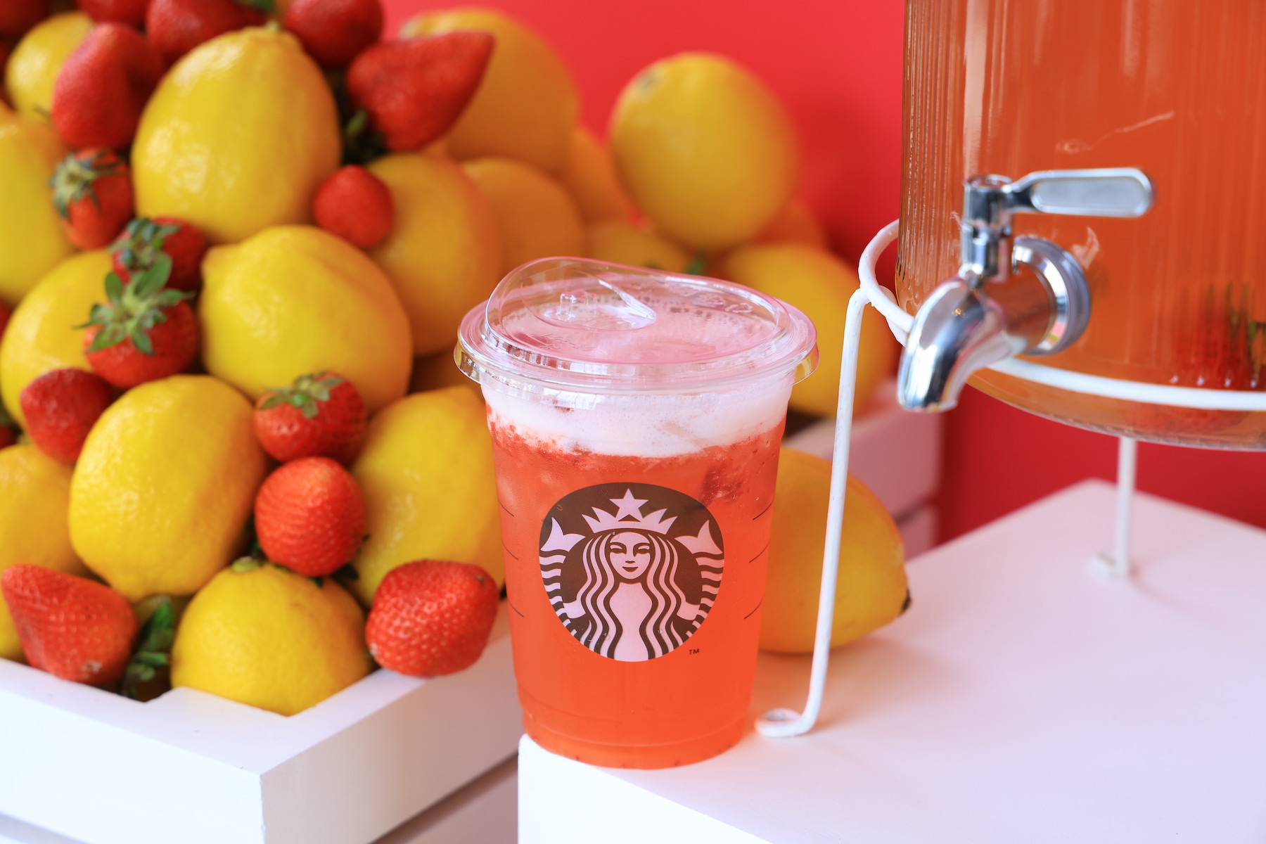 Starbucks ถูกฟ้องข้อหาขายน้ำผลไม้ที่ไม่มีผลไม้