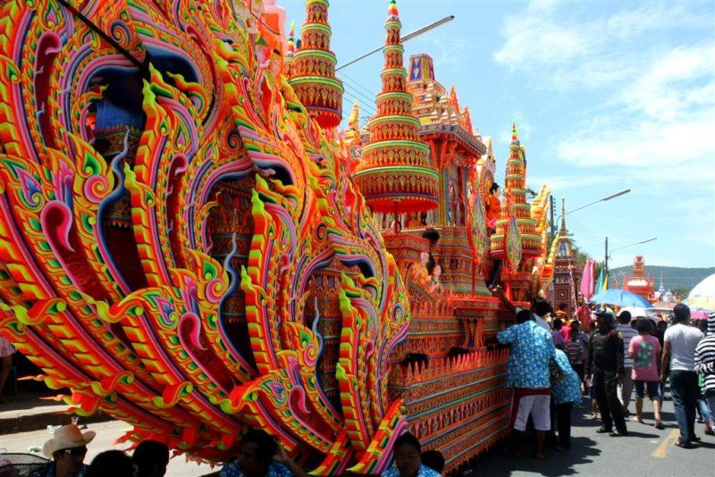 ชักพระออกพรรษา ประเพณีจากบรรพบุรุษของชาวไทยพุทธในภาคใต้