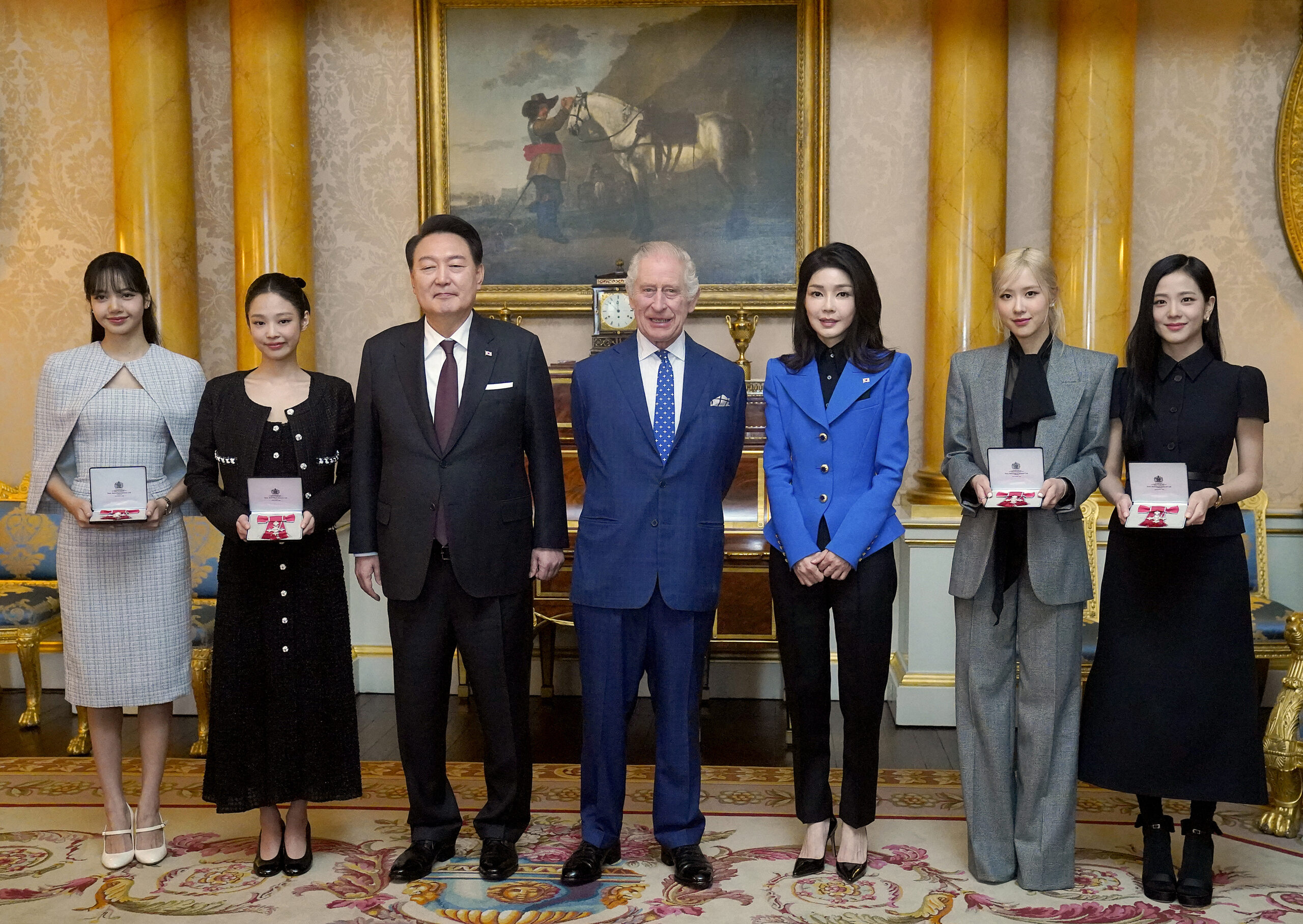 BLACKPINK รับพระราชทานเครื่องราช จากพระเจ้าชาร์ลส์ที่ 3
