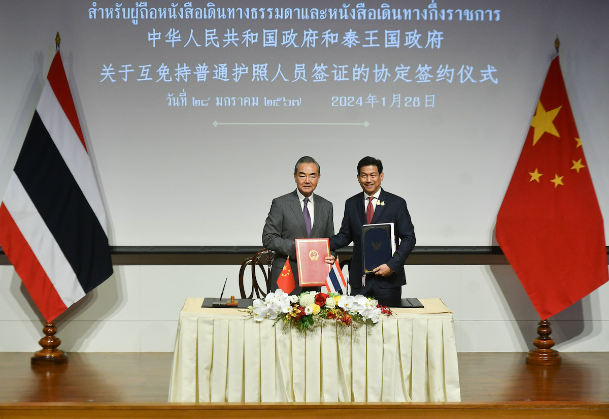 รมว.ต่างประเทศจีน-ไทยลงนามยกเว้นวีซ่าถาวร เริ่ม 1 มี.ค.นี้ 