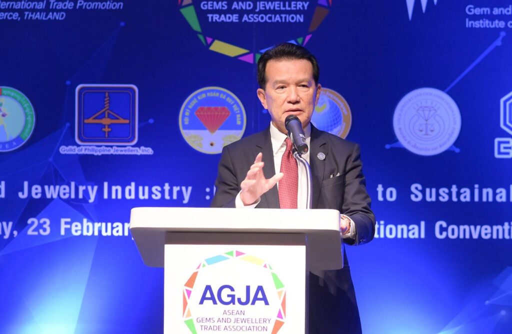 นายสุทธิพงษ์ ดำรงค์สกุล