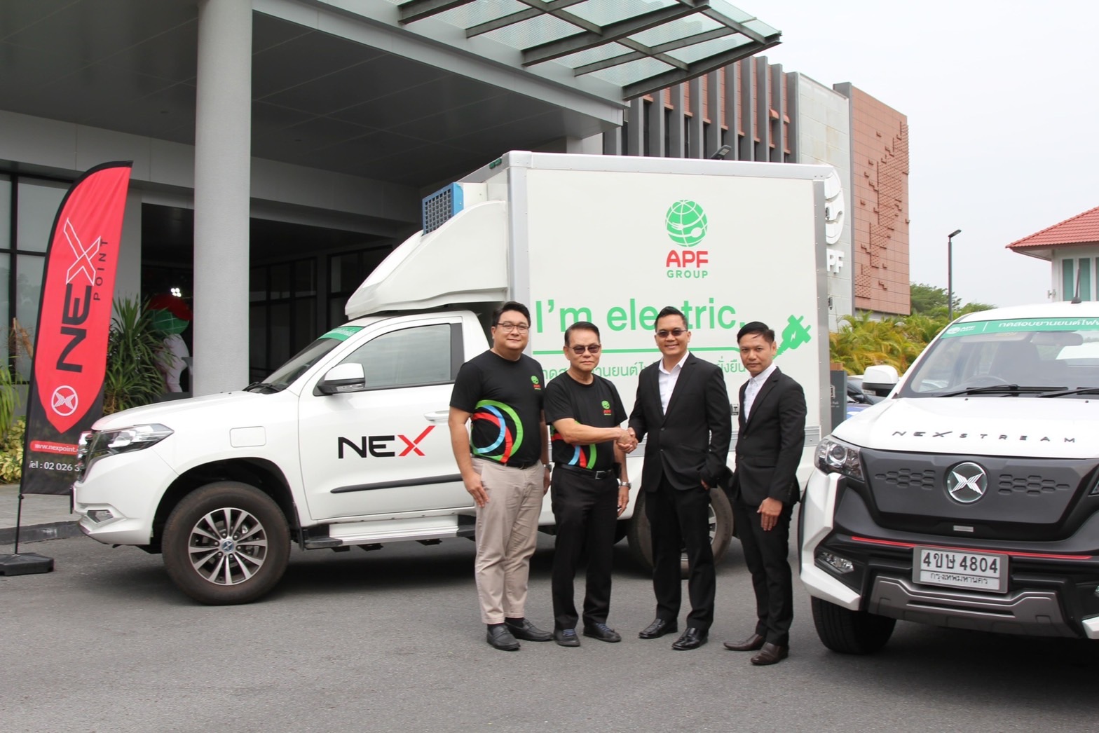 NEX ผนึก “อำพลฟูดส์” ใช้กระบะอีวี 100% ขนส่งสินค้า หนุนนโยบาย Net Zero 2050