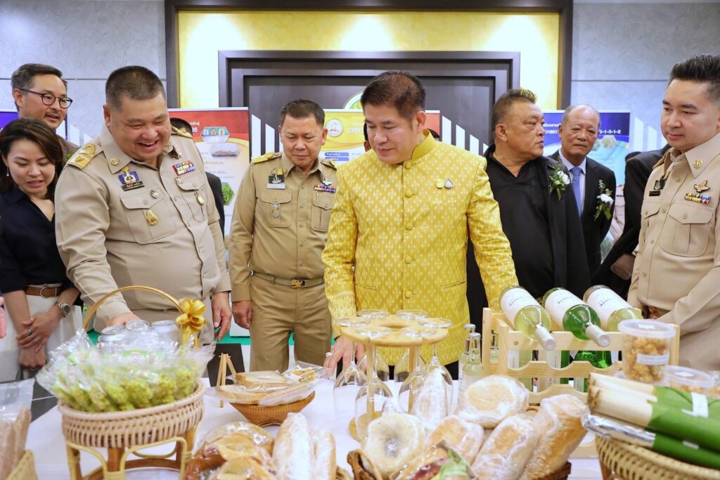 ร้อยเอก ธรรมนัส พรหมเผ่า