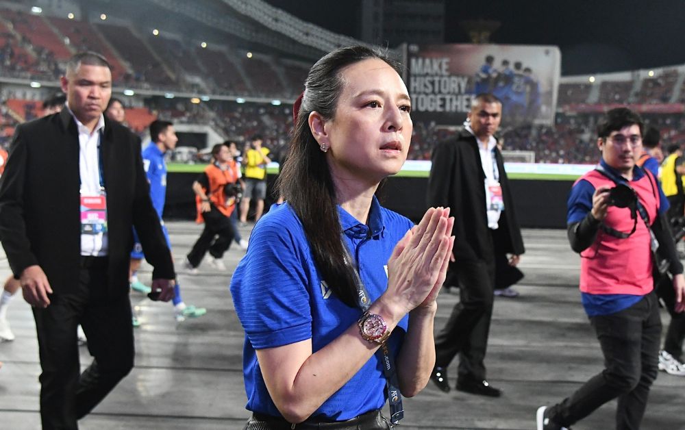 มาดามแป้ง ดีใจกองเชียร์ 45,458 คนชมเกมเต็มราชมังฯ ไม่หมดหวังลุ้นเข้ารอบ