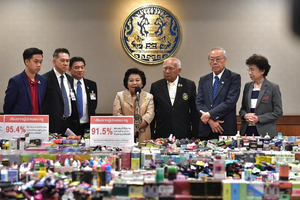 พวงเพ็ชร แถลงกวาดล้างบุหรี่ไฟฟ้ากว่าหมื่นชิ้น เตรียมกวาดล้างทั่วประเทศ