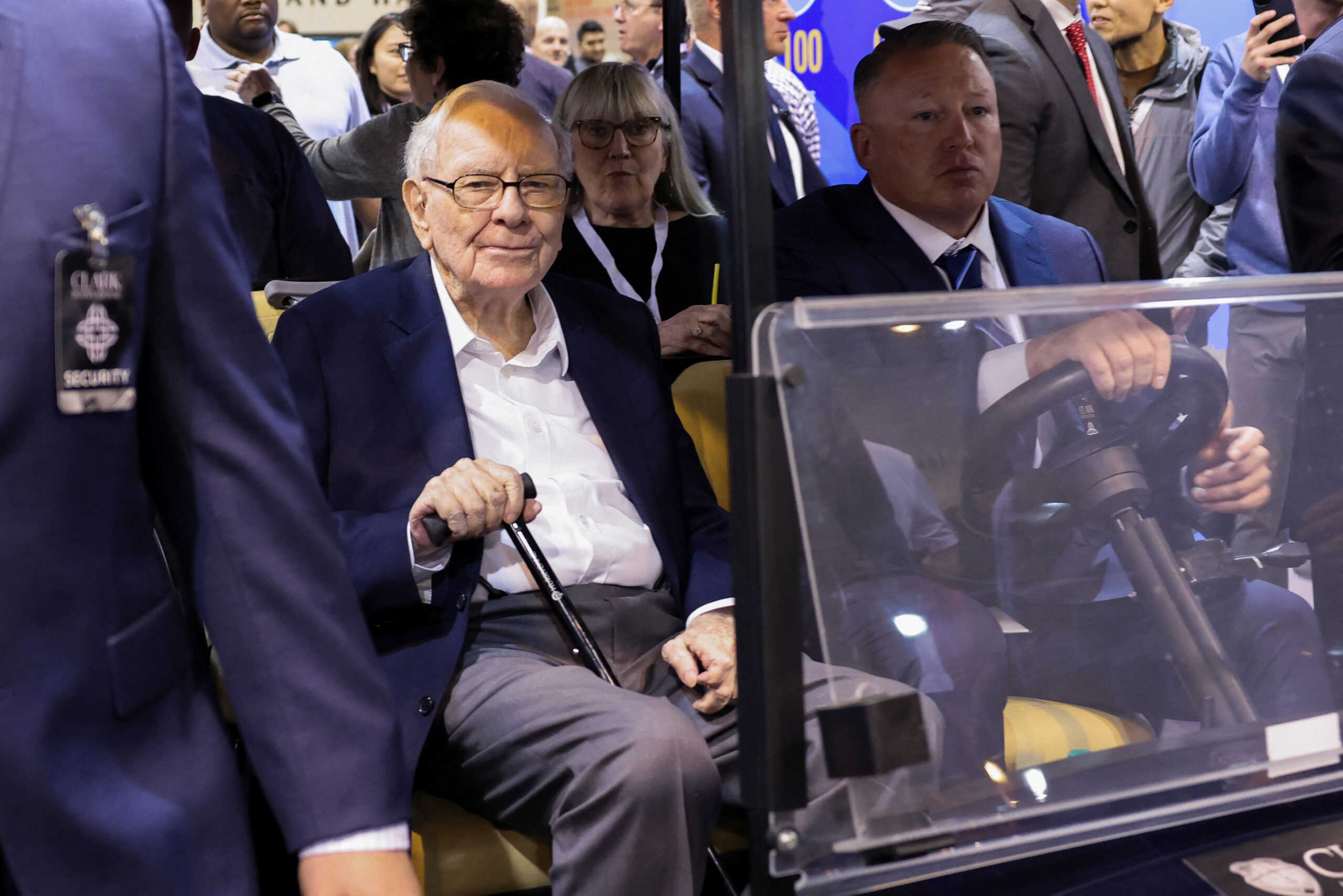 Berkshire มาร์เก็ตแคป $1 ล้านล้าน ความสำเร็จ “บัฟเฟตต์” กับการโฟกัสธุรกิจเก่า