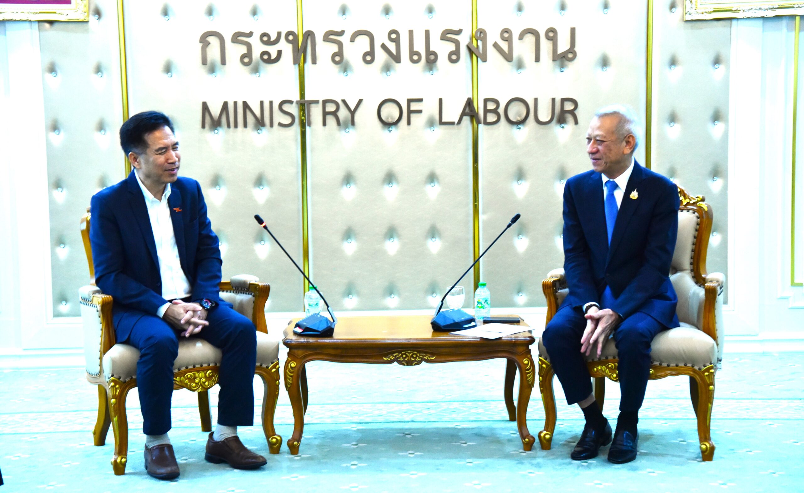 ไทยเวียตเจ็ท หารือ รมว.แรงงาน ขาดแคลนนักบิน มีแผนจะเพิ่ม 300 คน